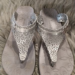 Brighton Silver Flip Flops